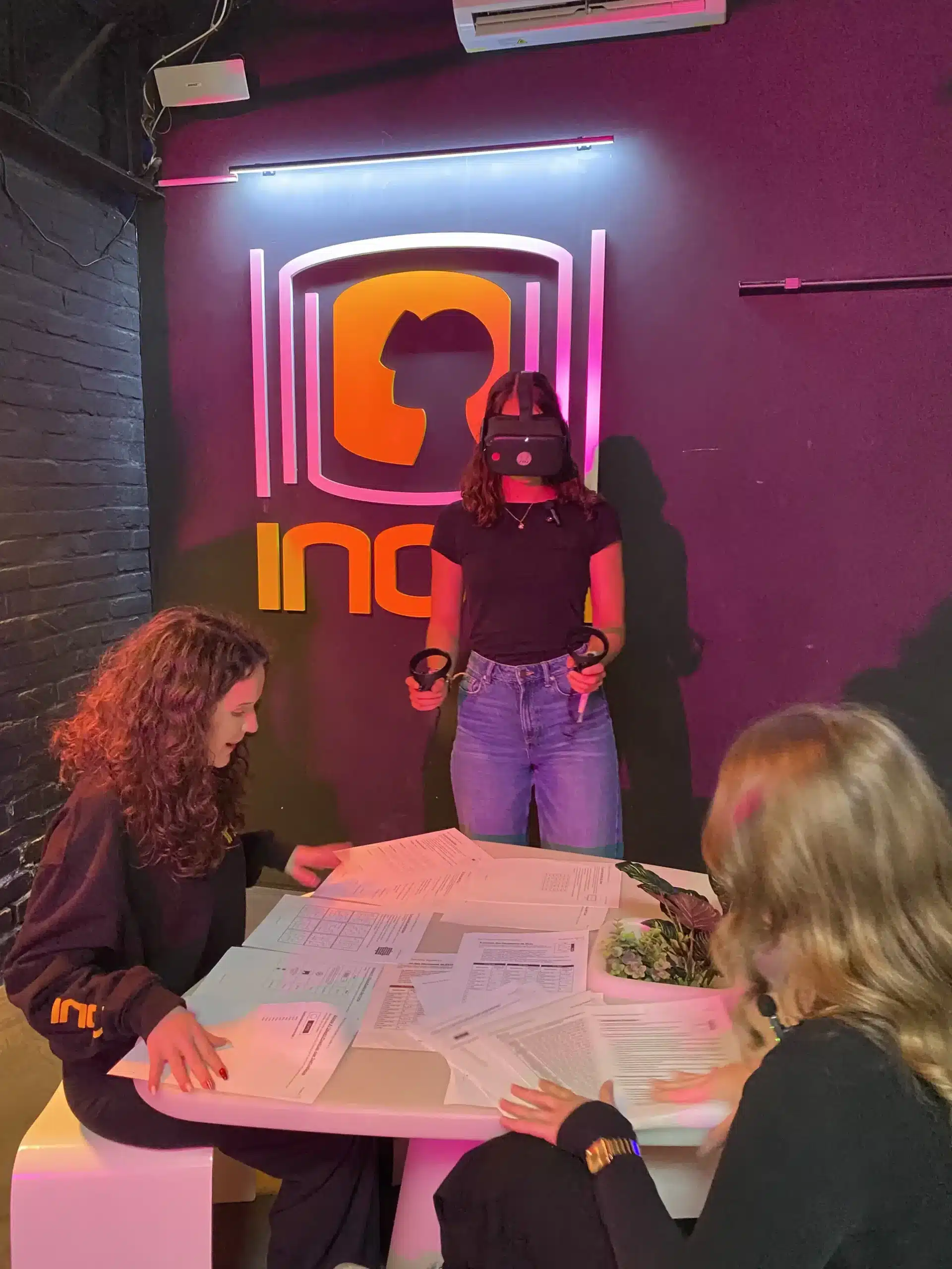 Team building en réalité virtuelle dans vos locaux à Lille avec Parle ou Explose